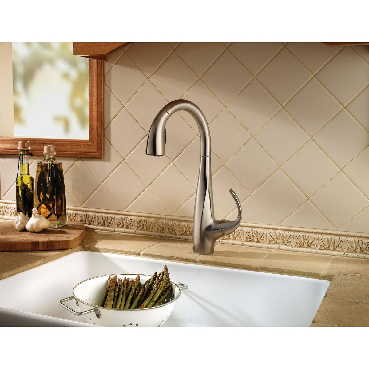 Tuscan Bronze 1-Handle Pull-Down Kitchen Faucet Y4233