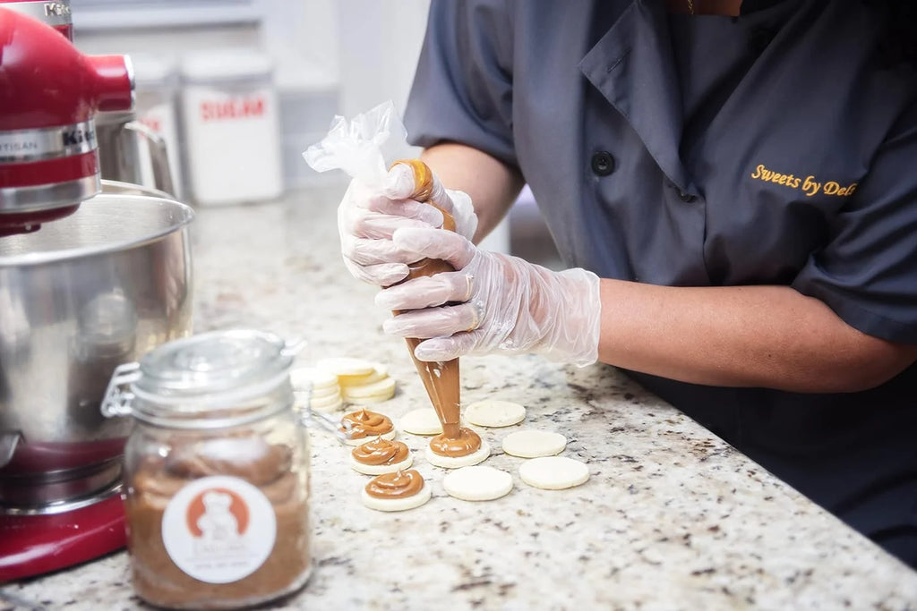 Box of 12 Dulce de leche Filled Cookies K162818