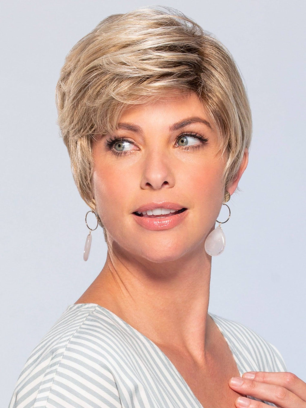 16/22 Wig J715