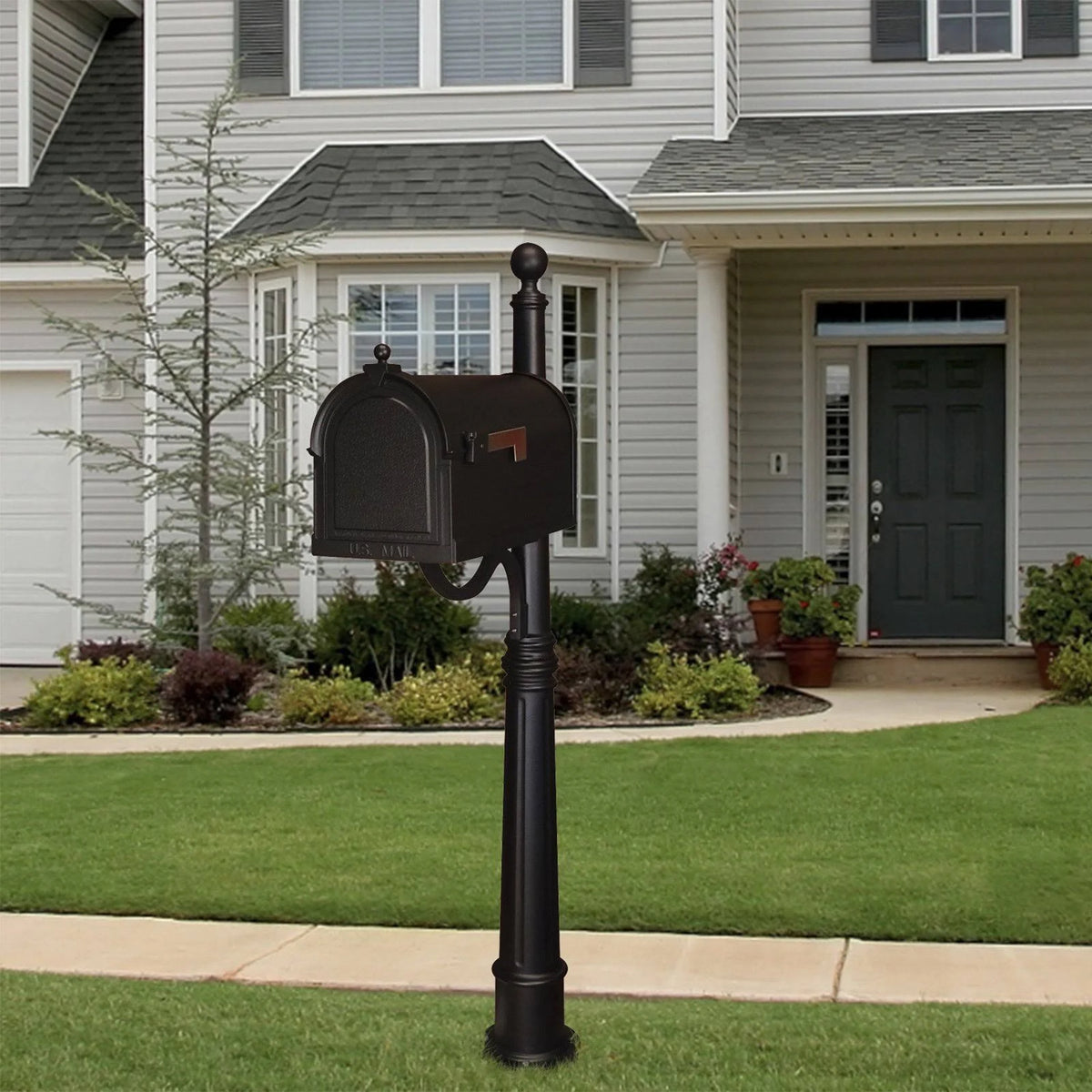 Curbside Mailbox with Ashland Mailbox Post Unit U810823