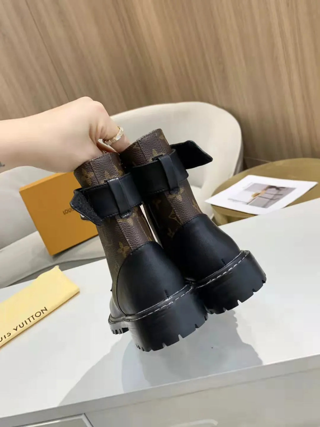Women Boots F6229