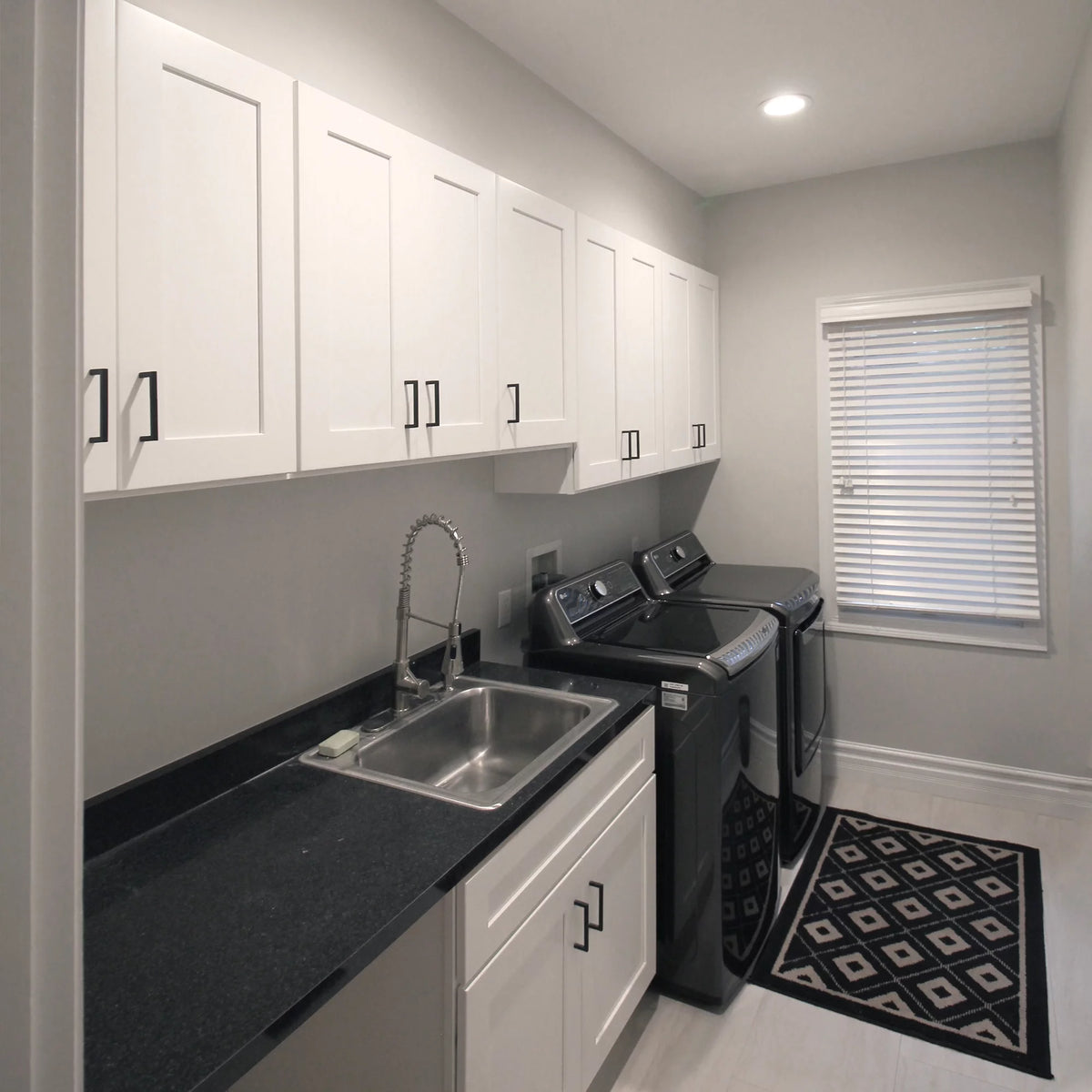 White Shaker Base Kitchen Cabinet 36x34.5x24 I487
