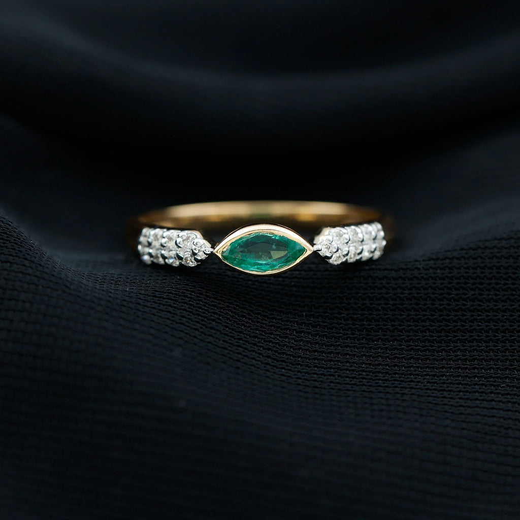 14K Yellow Gold Emerald Promise Ring with Diamond U277