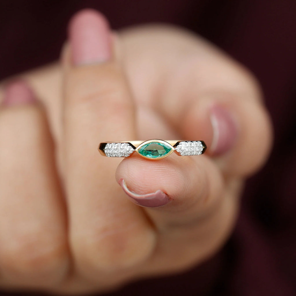 14K Yellow Gold Emerald Promise Ring with Diamond U277
