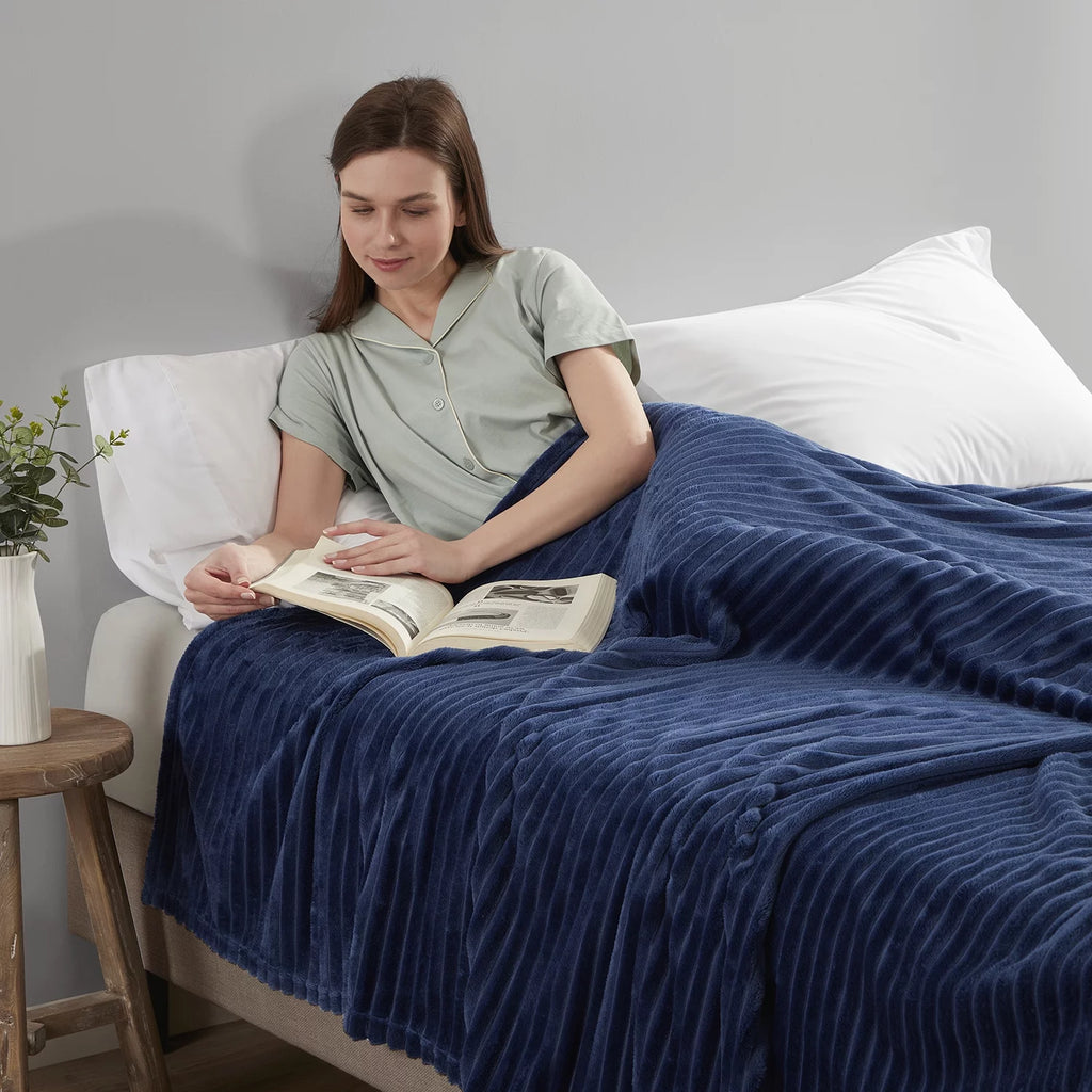 Soft Lightweight Plush Fleece Queen Size Blanket Z45323