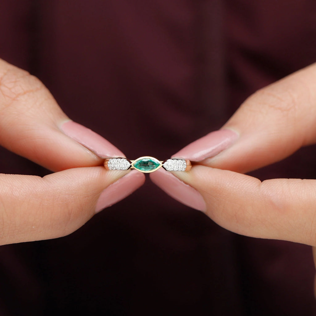 14K Yellow Gold Emerald Promise Ring with Diamond U277
