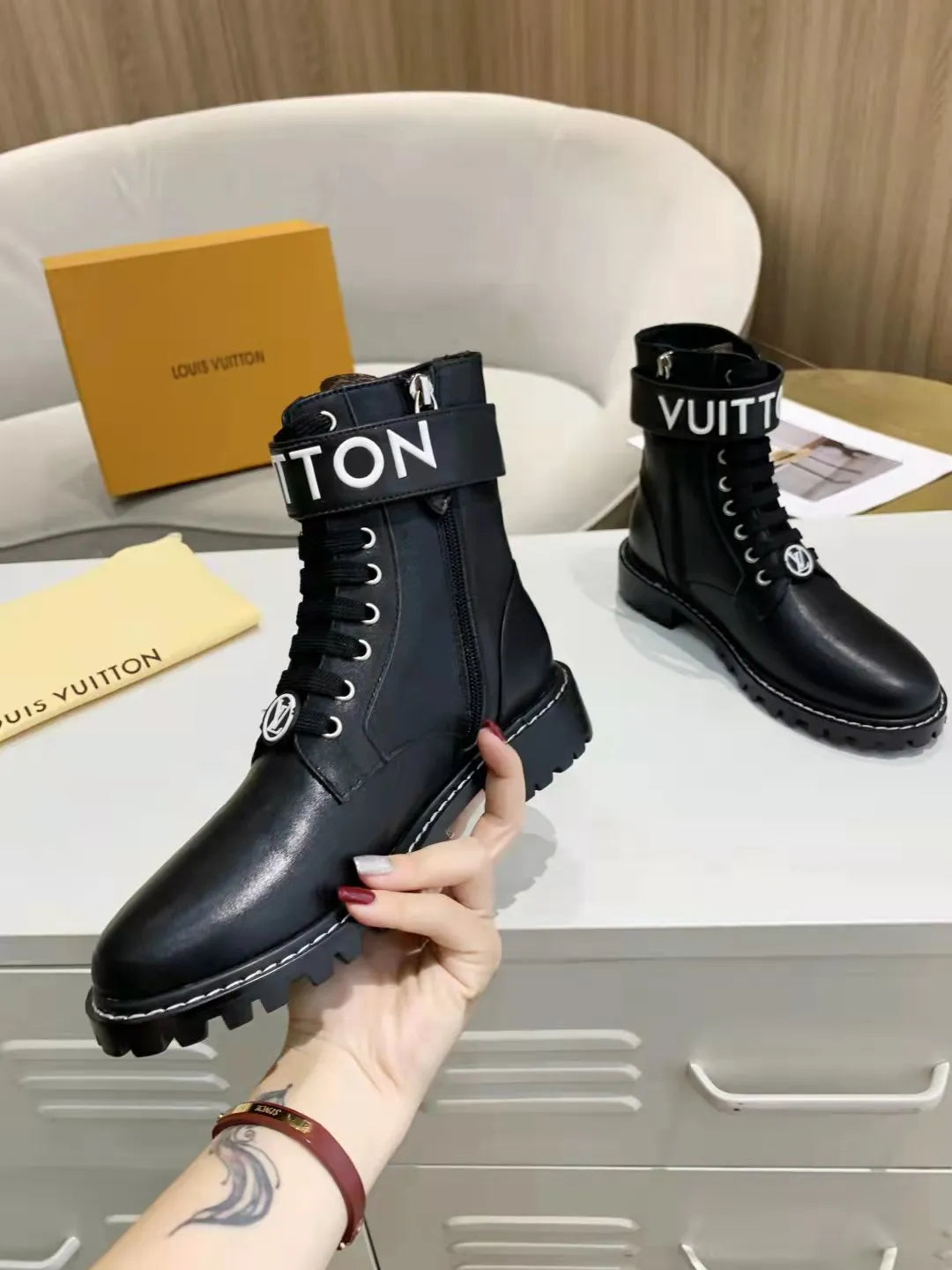 Women Boots F6229