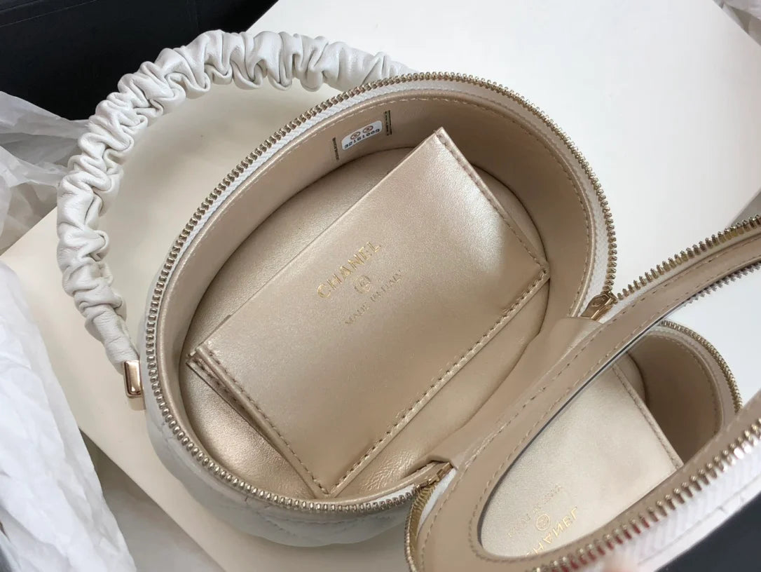 White Vanity Case Bag R890073