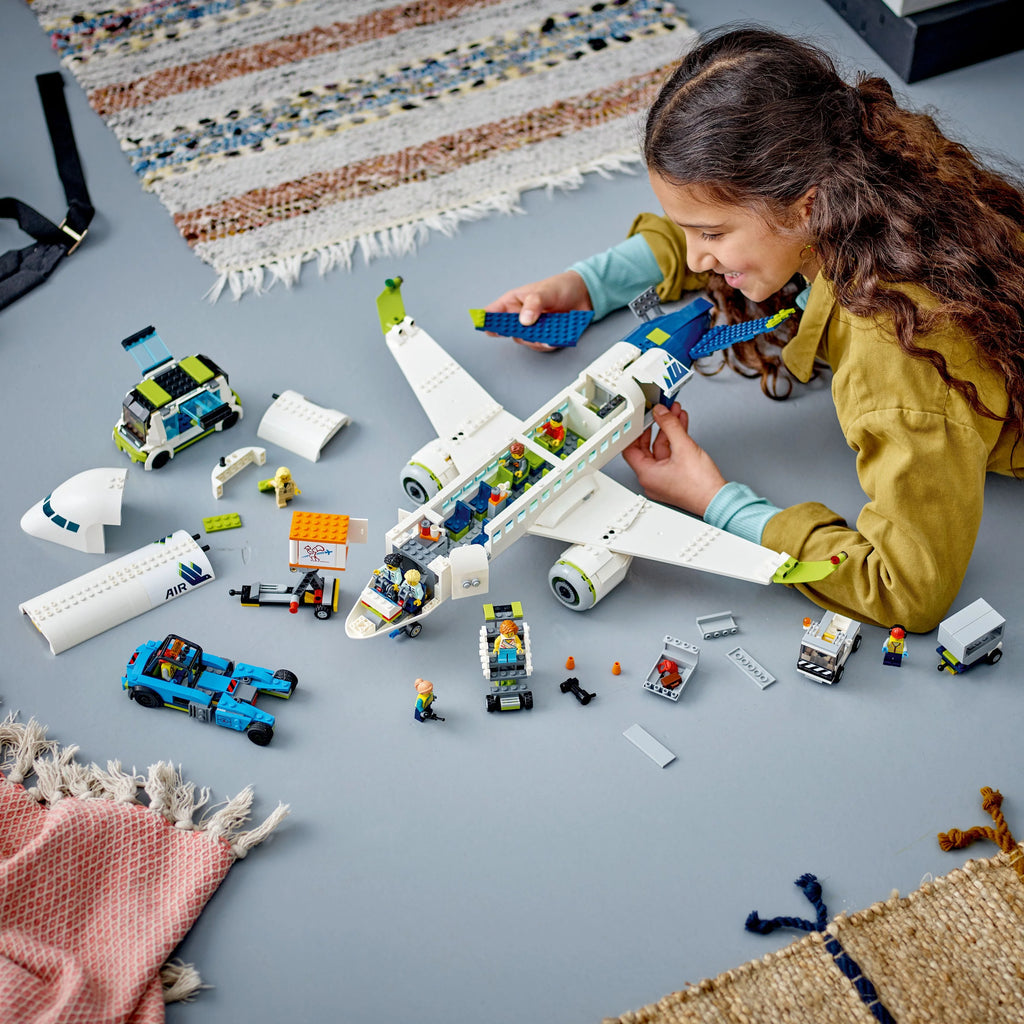 Airplane Building Toy Set with Passenger Bus and Minifigures N7183