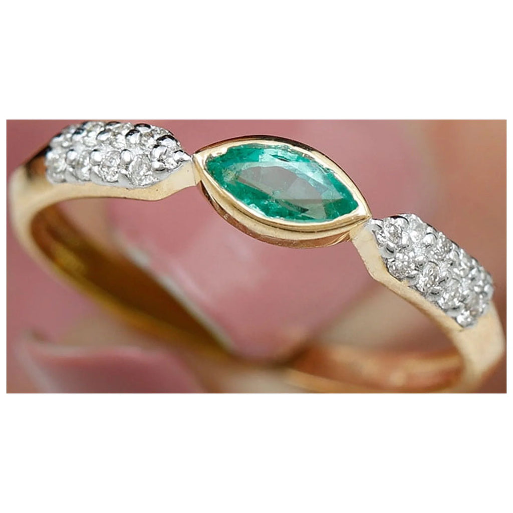 14K Yellow Gold Emerald Promise Ring with Diamond U277