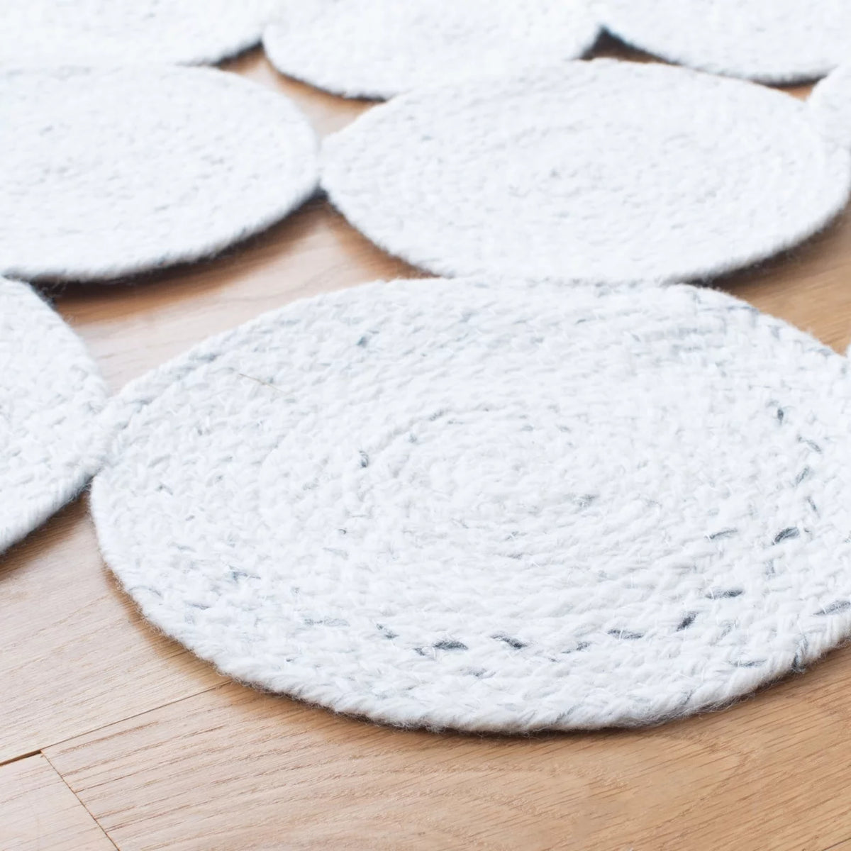 Handwoven Ivory Rug I354434