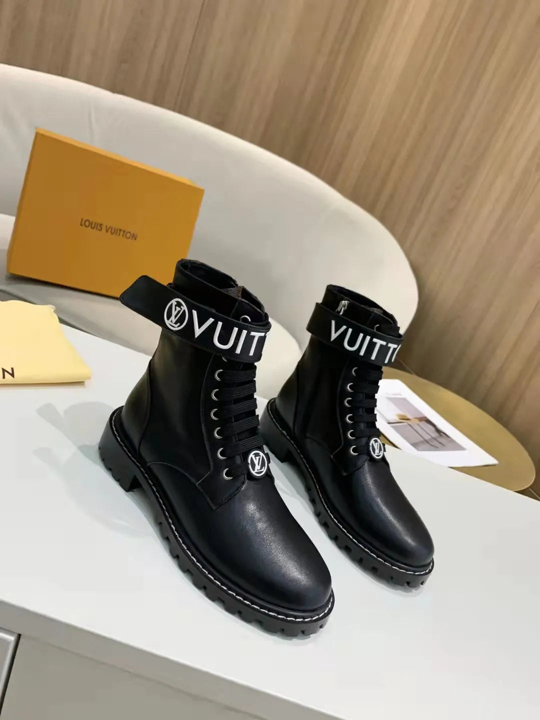 Women Boots F6229