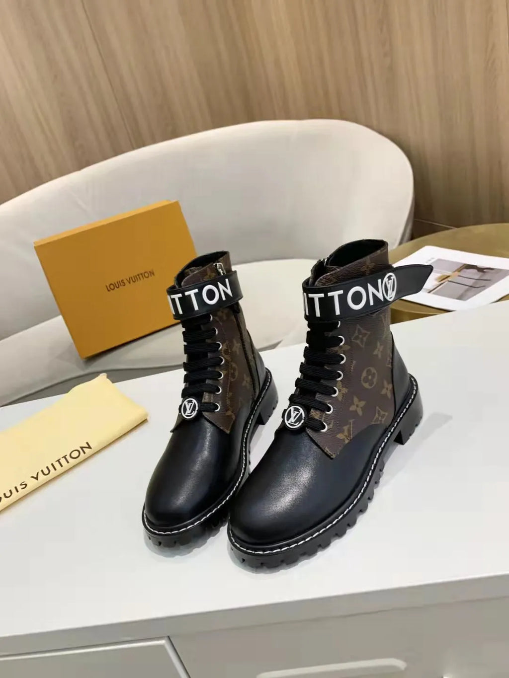 Women Boots F6229
